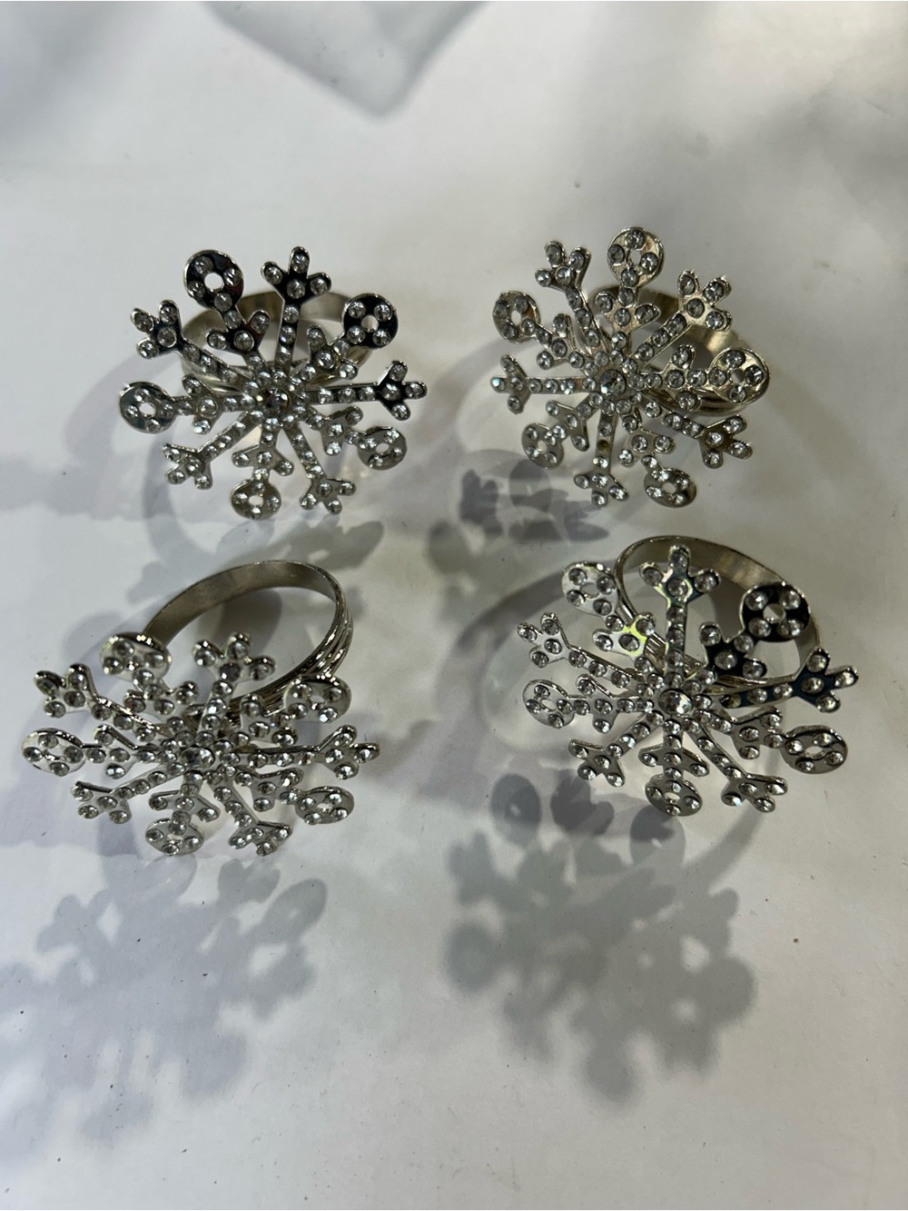 Elegant Silver Snowflake Statement Napkin Ring - Sparkling Crystal Accent